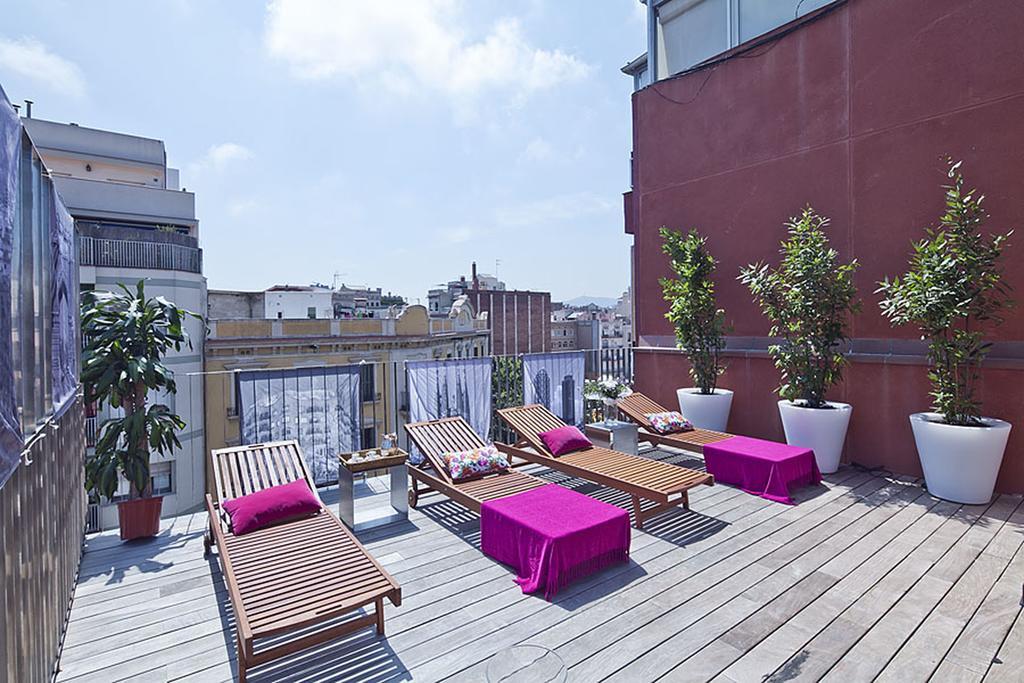 Apartment Barcelona Rentals - Pool Terrace In City Center Bagian luar foto