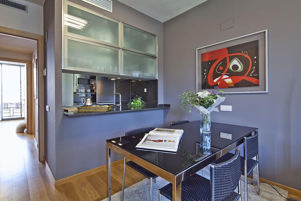 Apartment Barcelona Rentals - Pool Terrace In City Center Bagian luar foto
